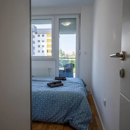 Apartment Aura