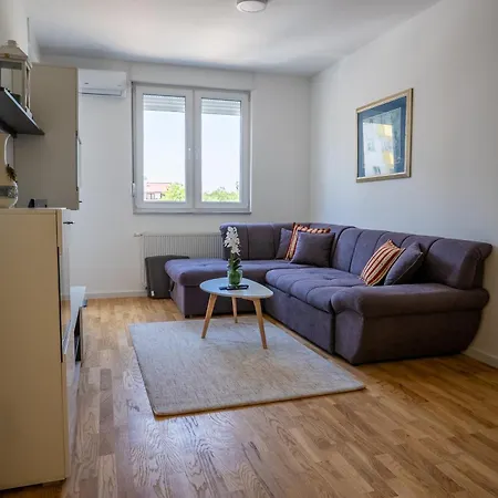 Apartment Aura *