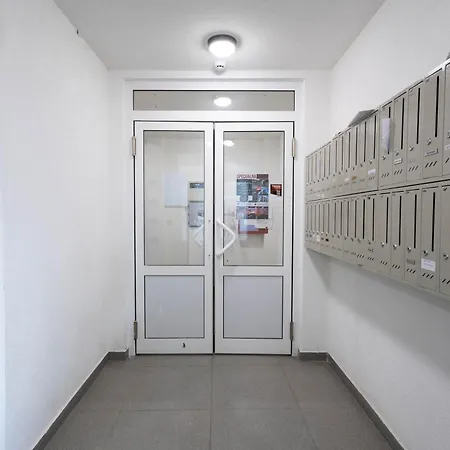 Apartment Aura *
